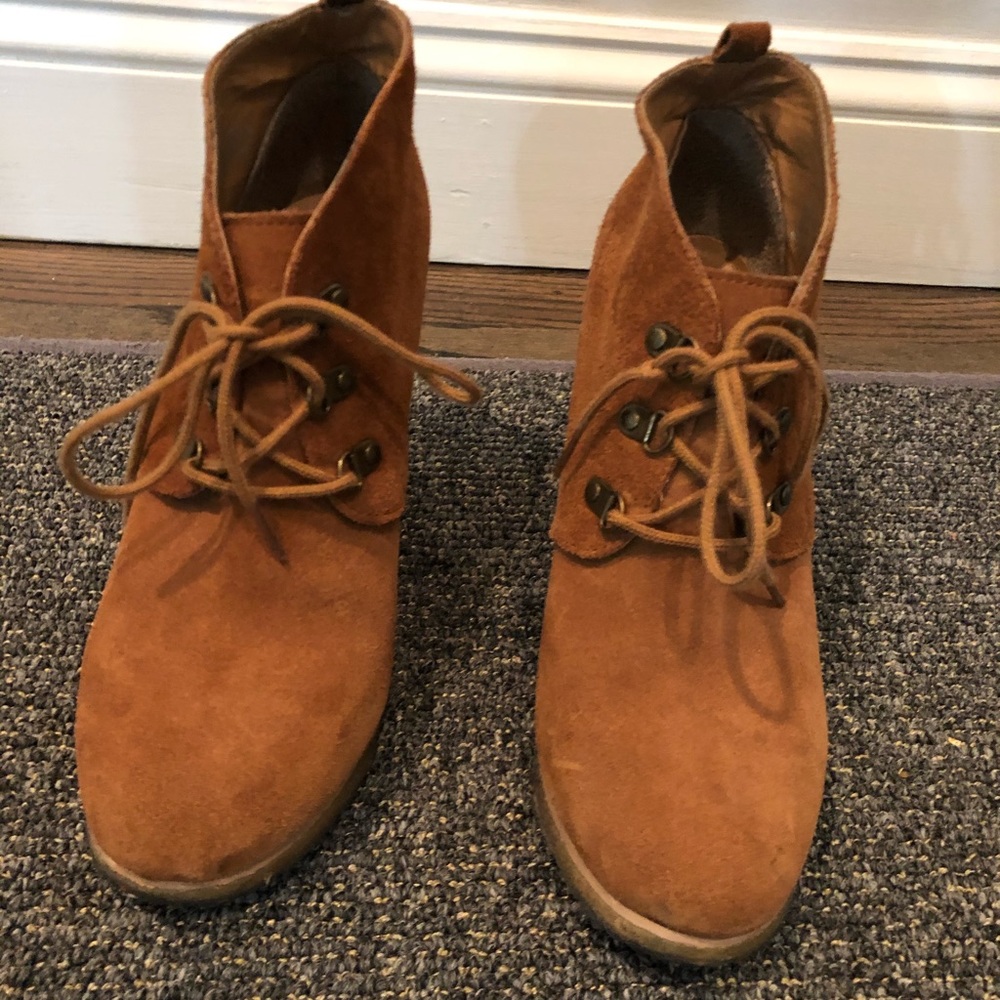 Steve Madden beige wedge booties